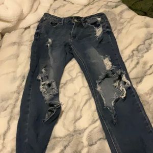 Ripped low wasted oversized jeans
